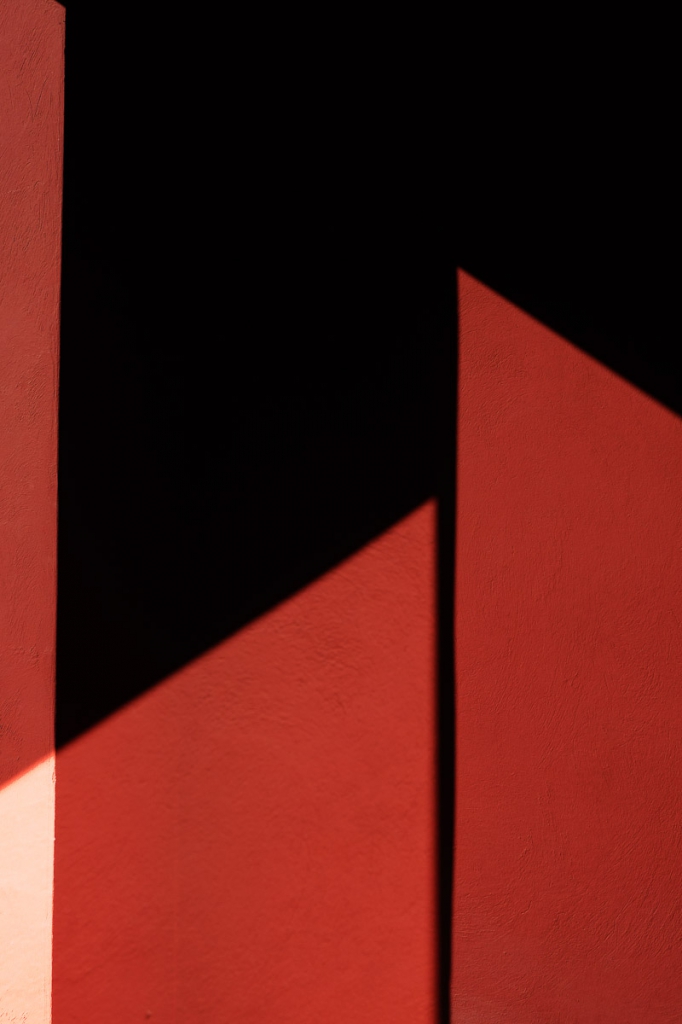 Secret garden Marrakech - red abstractions