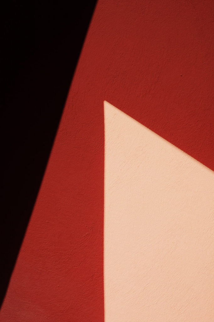 Secret garden Marrakech - red abstractions